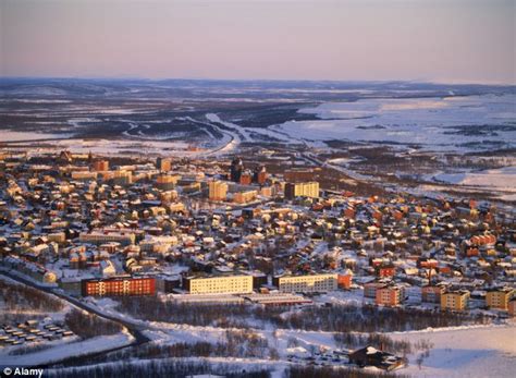 swedish city  kiruna forced  move  miles  mining caused massive cracks daily mail