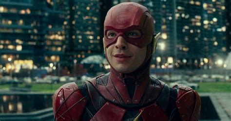 Justice League Trailer Shows Heroes Fighting The Color Red