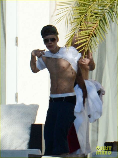 Full Sized Photo Of Justin Bieber Shirtless Underwear Clad In Miami 12