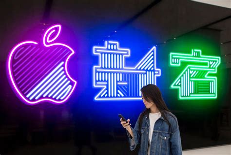 japanese regulator investigating apple  anti competitive behavior iphone  canada blog