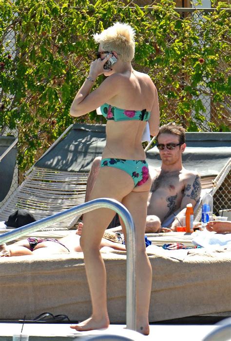 Miley Cyrus Poolside Bikini Pictures [ 6 Hq Pictures ] Hq Celebs Daily