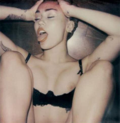 Miley Cyrus Nude Pics Página 18