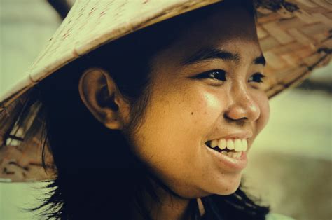 Wallpaper Travel Portrait Girl Smile Hat Asia Friendship