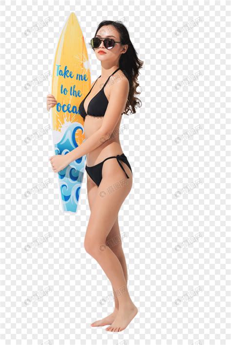 linda mulher de biquini preto segurando uma prancha de surf png imagens gratuitas