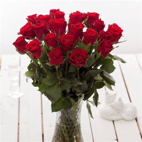 cheap red roses flower bouquets  day delivery valueflora