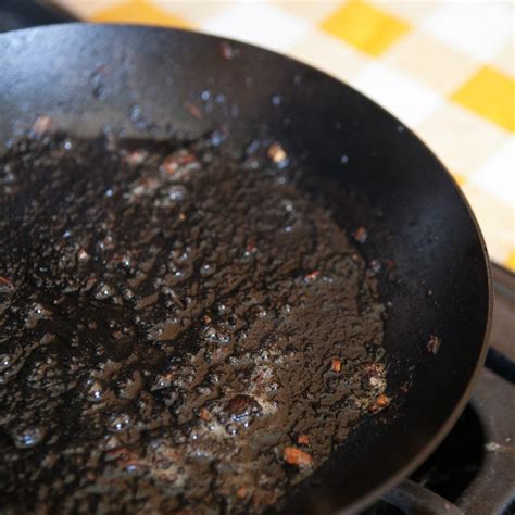easy   clean frying pan  tips  tricks
