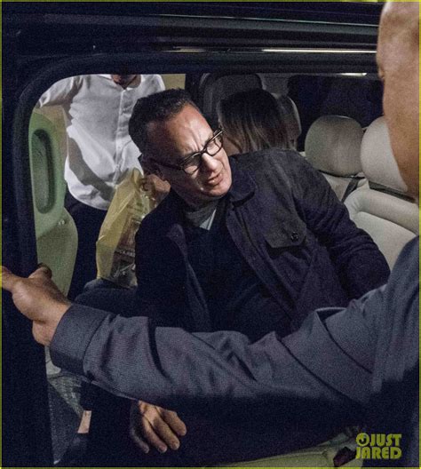 Tom Hanks Felicity Jones And Inferno Cast Grab Dinner In Italy Photo
