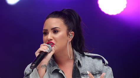 Demi Lovato Hits Out At ‘fat Shaming’ Ad On Instagram Independent Ie