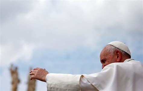 conservatives want catholic bishops to denounce pope as heretic