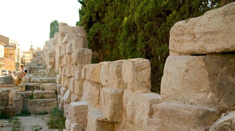 romeinse muur  oude stad van zaragoza expedia