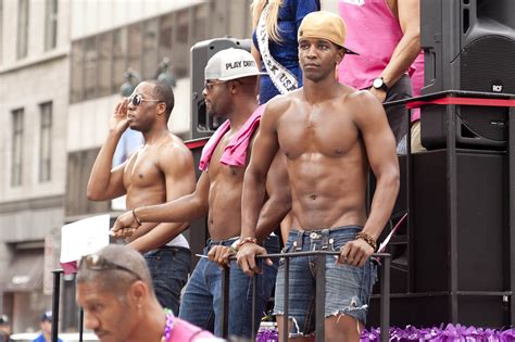 hot men on a float 2011 new york city pride i chose an