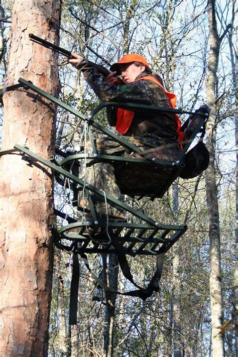 safe   tree stands means   hunting experience sowega