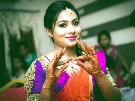 mallu bhabhi cute photos in saree hot and sexy