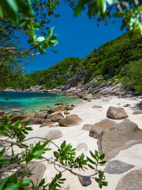 free koh tao hiking tour — koh tao a complete guide