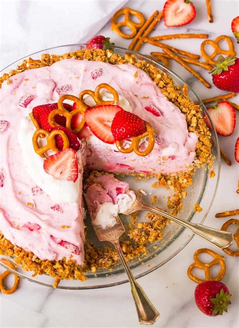 Strawberry Frozen Yogurt Pie With Pretzel Crust