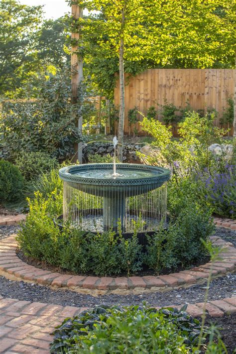 bird bath ideas  stylish ways  bring birds   garden gardeningetc