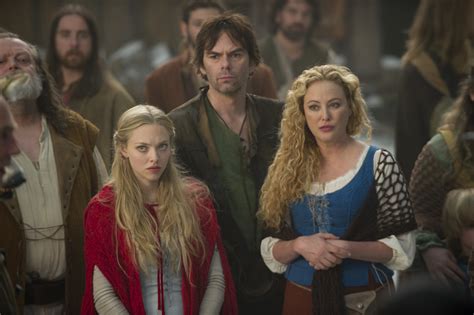 Red Riding Hood Movie Images Starring Amanda Seyfried Collider