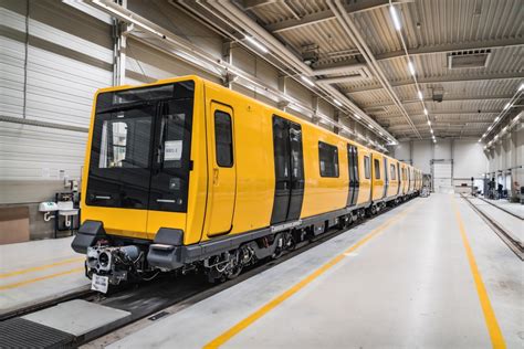 bahn berlin stadlers  jk metro train  bvg urban transport