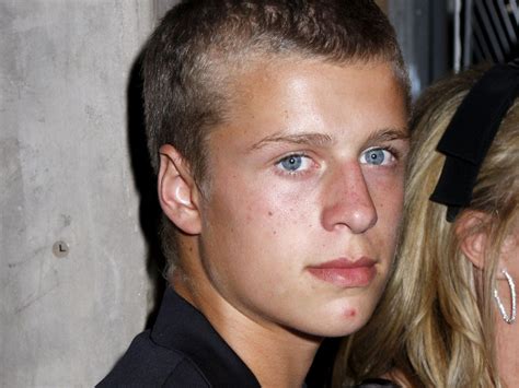 conrad hilton sentenced  threatening airline crew  calling passengers peasants