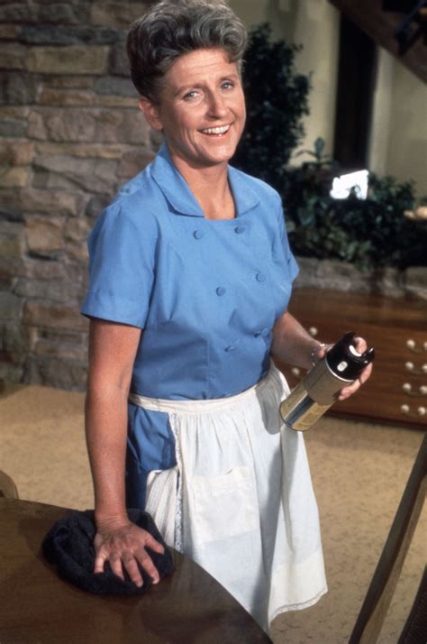 here s what happened to ann b davis from the brady bunch