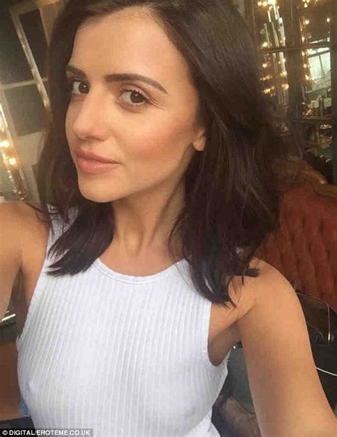 Towie S Lucy Mecklenburgh Posts Very Sexy Throwback Snap Of Herself