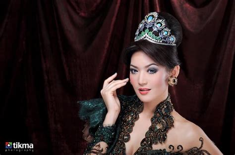 Reinas Universal Maria Selena Miss Indonesia 2012 Official Photos