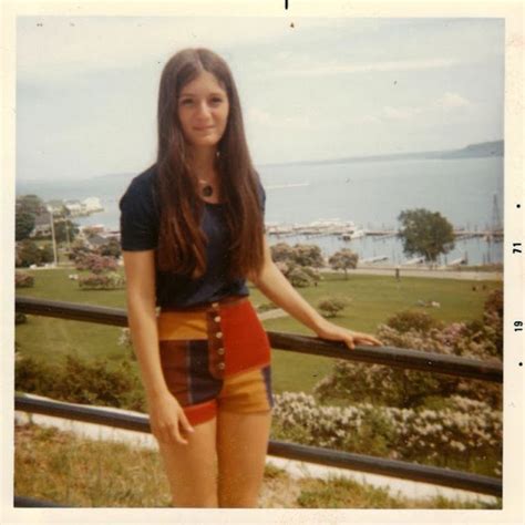 20 Cool Pics Of Teenage Girls That Defined Young Fashion Of The 1970s