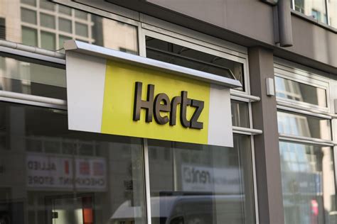 hertz  pay   stall bankruptcy battle   car fleet