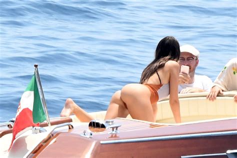 emily ratajkowski swimsuit ass hot celebs home