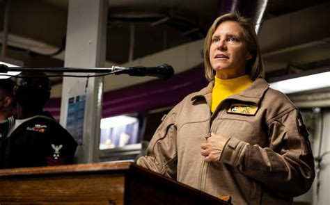 uss abraham lincoln captain becomes first woman to take a us aircraft