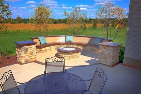 Fire Pit Seating Of The Side Of The Patio Dream Garden Pinterest