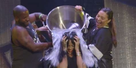 Celebrities Do The Ice Bucket Challenge Taylor Swift