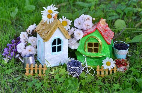 10 Out Of This World Ideas To Make A Fairy Garden This Spring