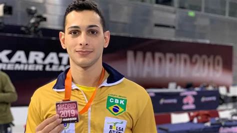 londrinense vence prêmio brasil olímpico de melhor atleta no karatê