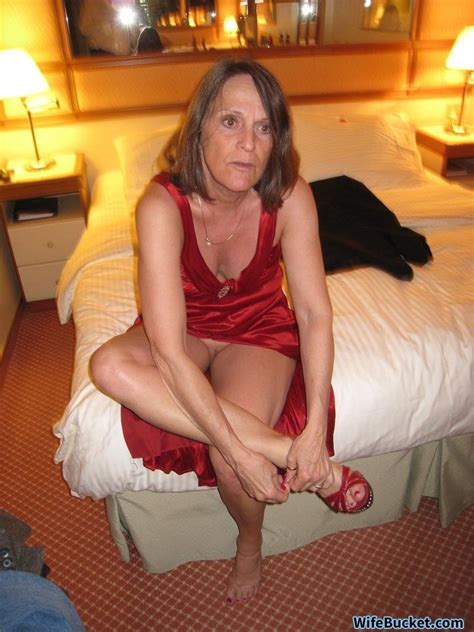 Mature Wife Michelle Exposed Naked