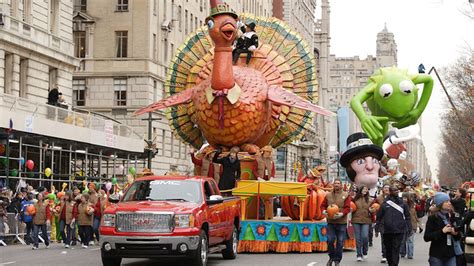 photos macy s thanksgiving day parade floats from 1924 to
