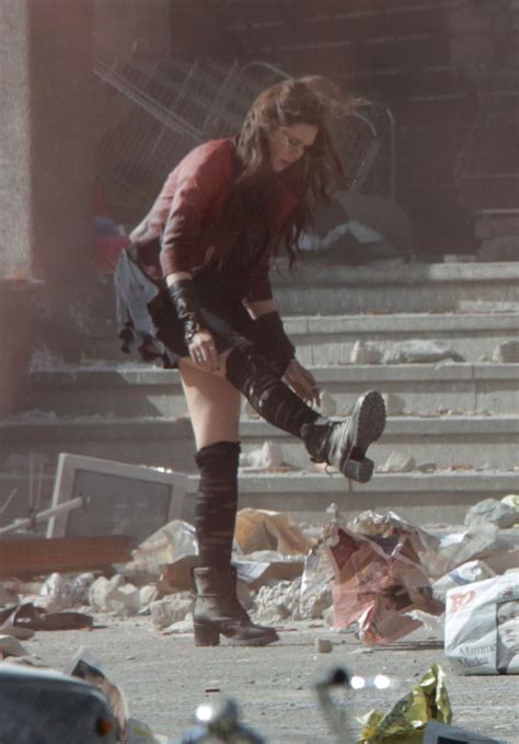 Elizabeth Olsen On The Set Of Avengers 2 Age Of Ultron In