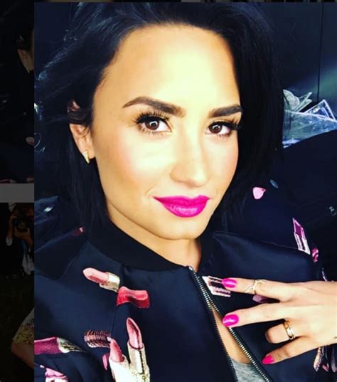 demi lovato checks out her own rear end the hollywood gossip