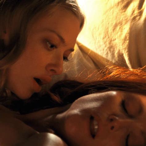 amanda seyfried and julianne moore s nude and lesbian sex scenes from chloe