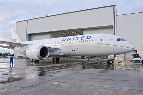 united airlines rolls    boeing  dreamliner airlinereporter airlinereporter