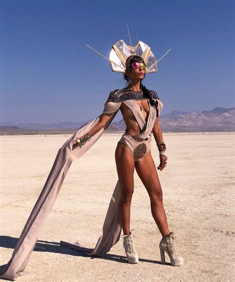 Best Outfits Of Burning Man 2019 Fashion Inspiration And Discovery