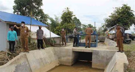 dinas pupr selesaikan pembangunan irigasi program ipdmip  tiga desa