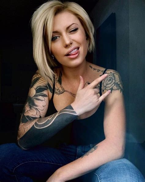 Pin By Joe On Tattooed Women In 2020 Instagram Fitness Inked Girls