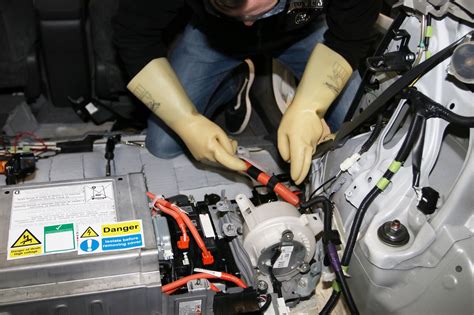 hybrid  electric vehicles maintenance  servicing