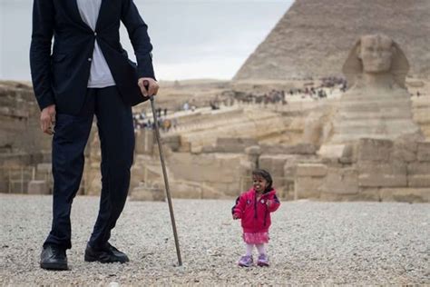 Cumbre Récord En Egipto La Mujer Más Pequeña Del Mundo Se