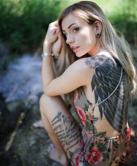 Pin By Loren Beesley On Tattooed Girls Girl Tattoos Beauty Tattoos