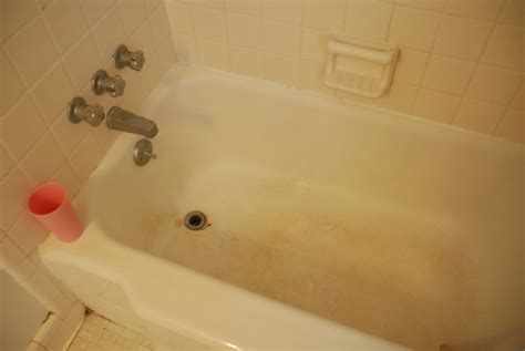remove rust limescale  soap scum  bathtub  minutes
