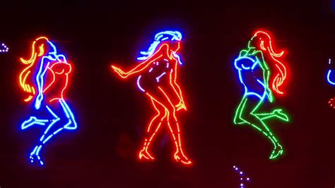 Dancing Girls Neon Sign Stok Videosu 100 Telifsiz