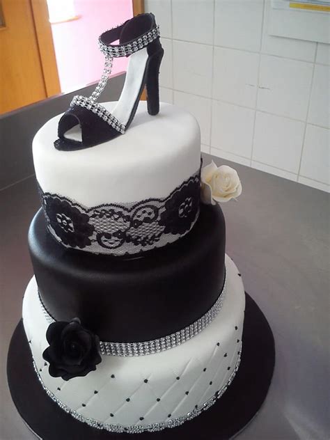 Sexy Birthday Cake For Girls Breadahead Novelty Cakes Pinterest