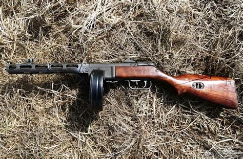 ppsh    russian submachine gun designed  georgy shpagin